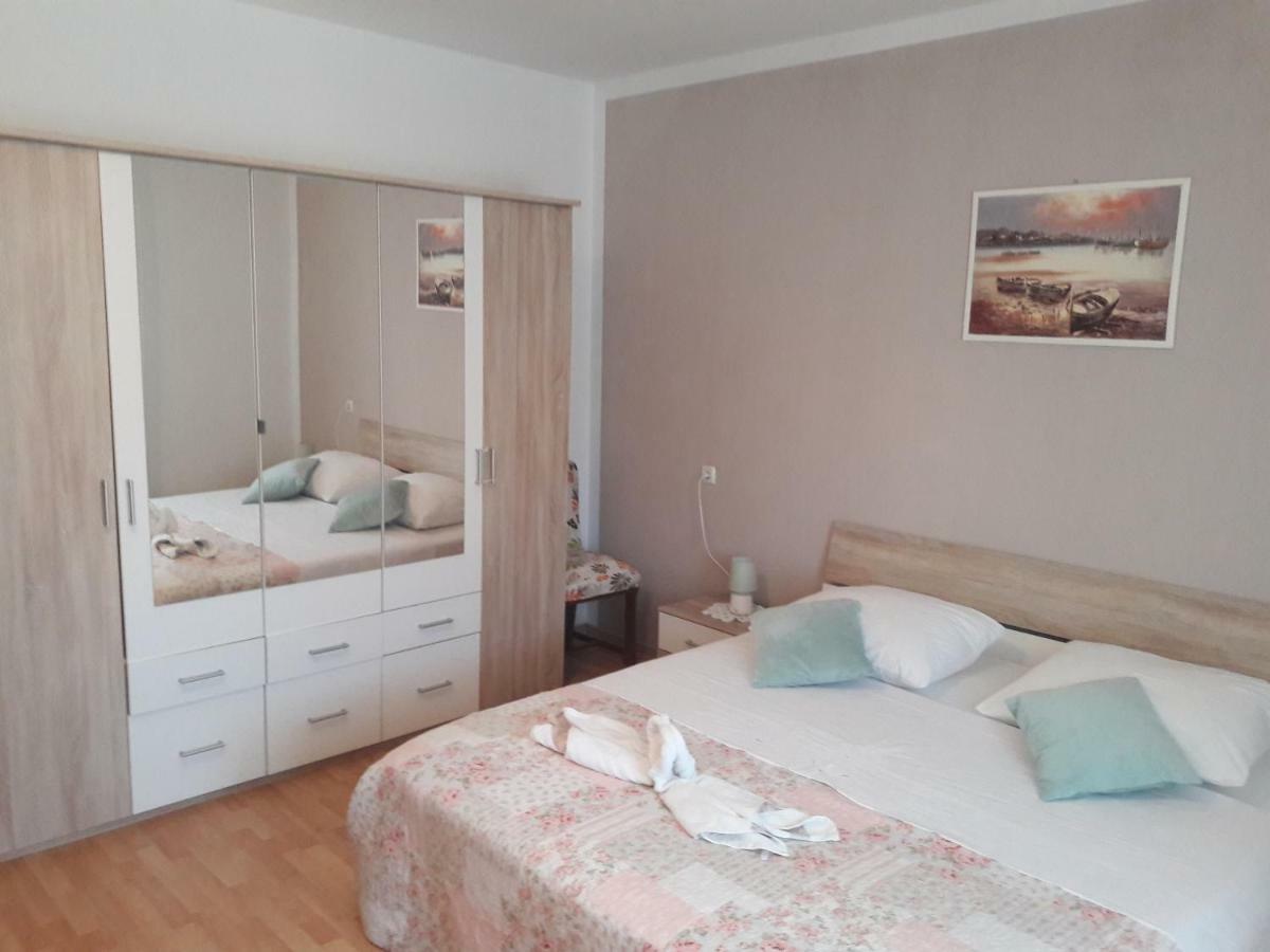 Lana Apartment Биоград на Мору Екстериор снимка